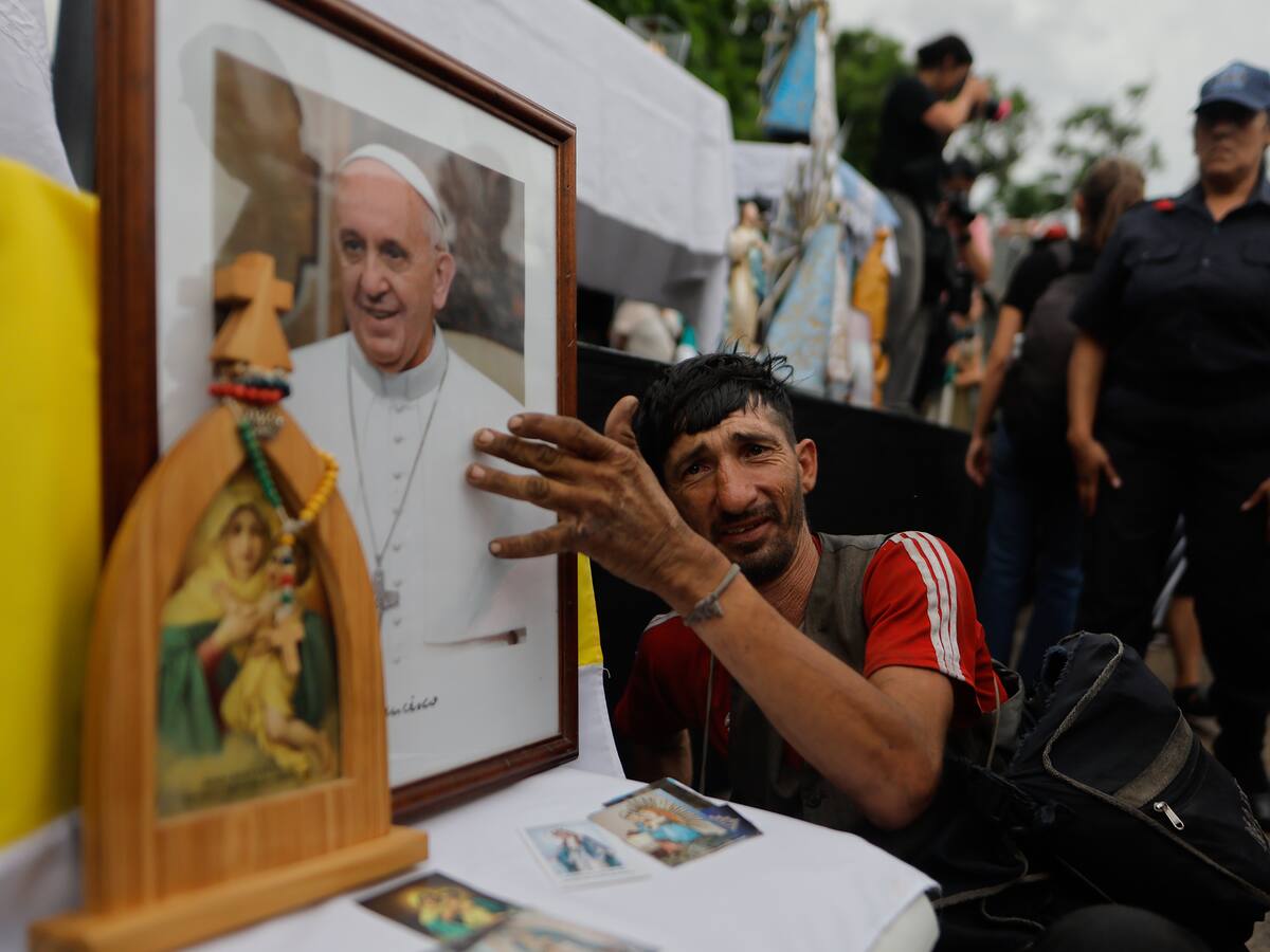 Salud del papa Francisco: en estado “crítico pero estacionario”