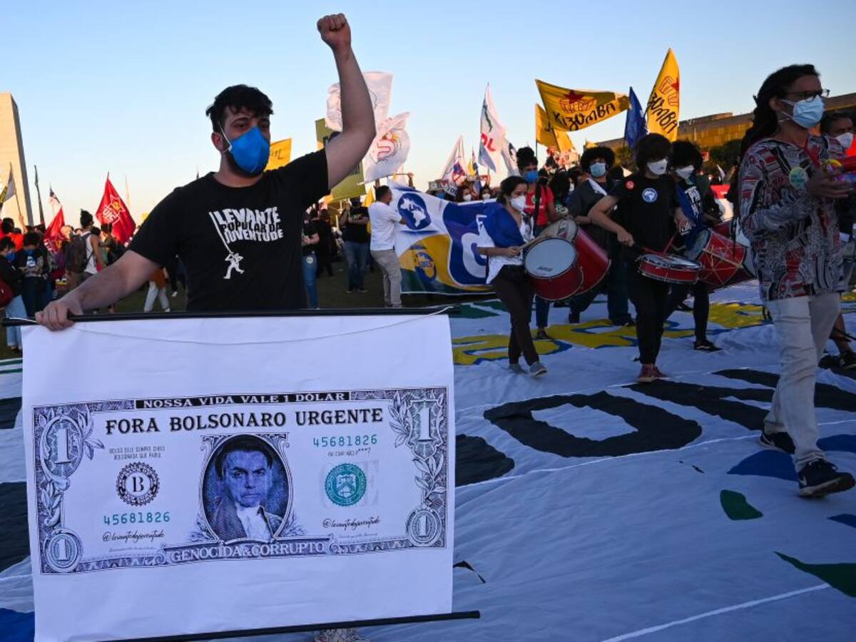 Crecen las protestas contra Jair Bolsonaro en las calles de Brasil