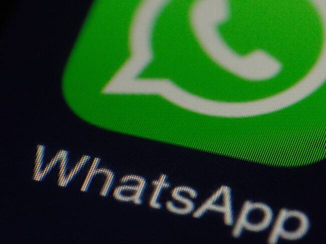 Cuatro razones por las que WhatsApp es un peligro en el trabajo