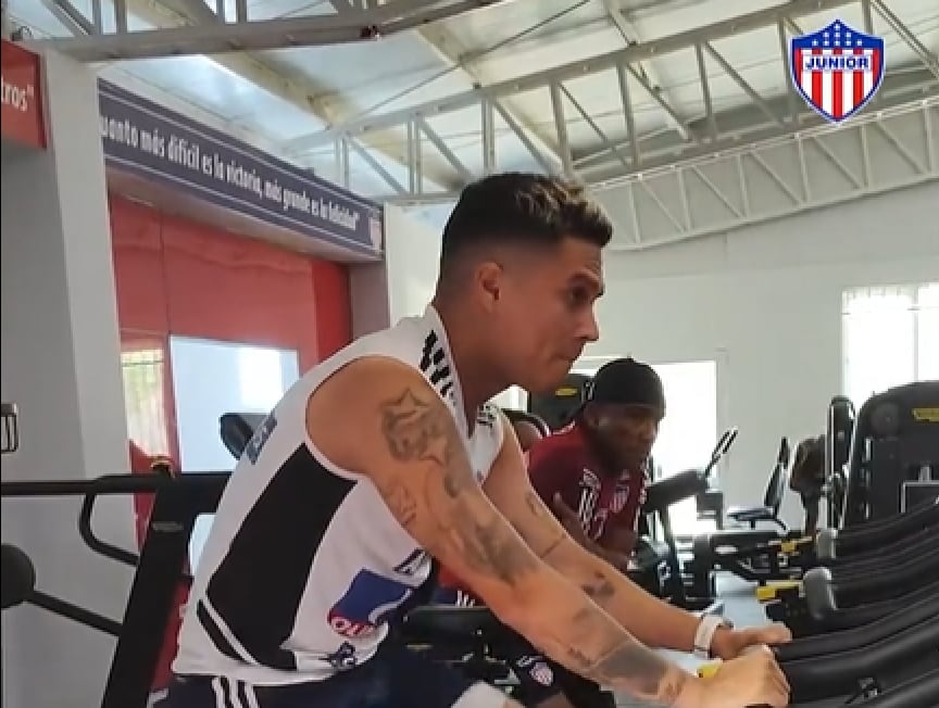 Juan Fernando Quintero se pone a punto para regresar a sus canchas / Twitter: @juniorclubsa.