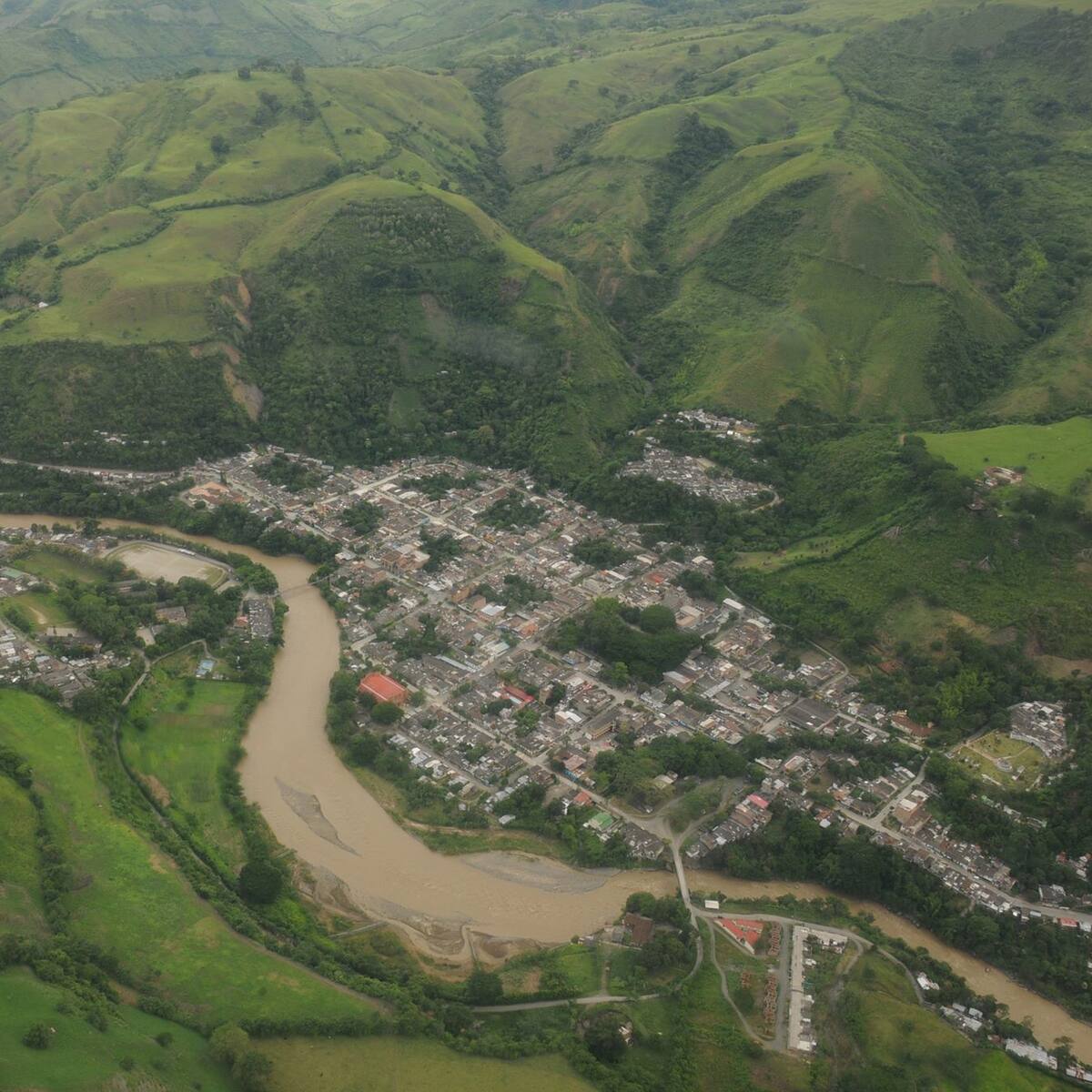 El ejército pidió apoyo de bomberos y Defensa Civil para ubicar al soldado desaparecido en Dabeiba