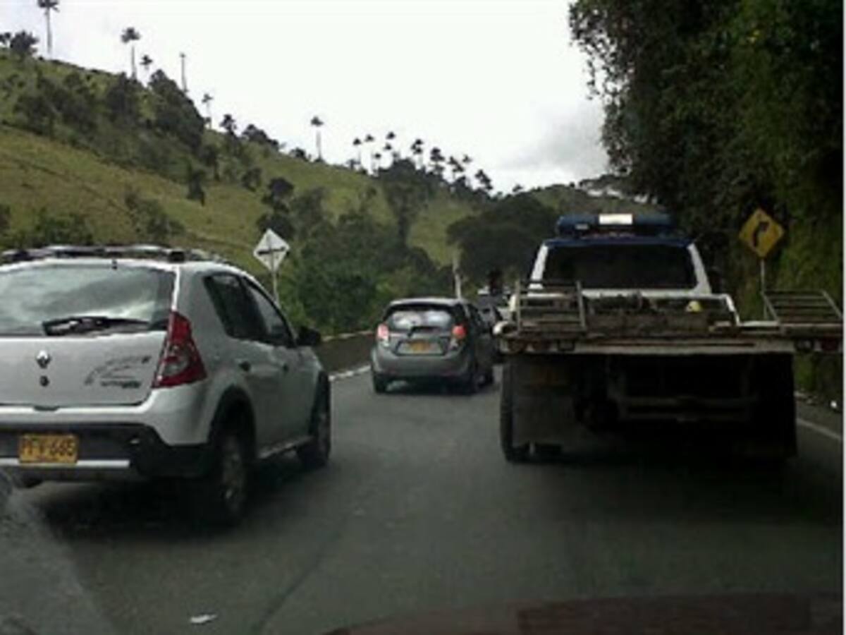 Cerrada la via La Linea por un derrumbe en el sitio 'Alcanza Perros'
