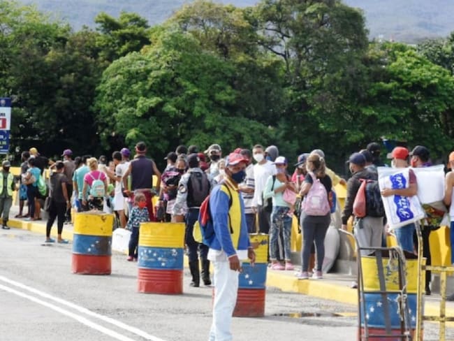 Fundaciones denuncian represamiento de migrantes en Táchira