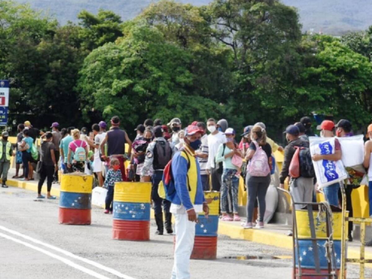 Fundaciones denuncian represamiento de migrantes en Táchira