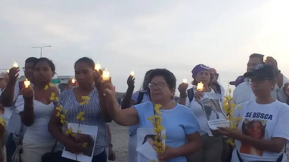 En Cartagena pidieron por Tatiana Hernández con velatón frente al mar