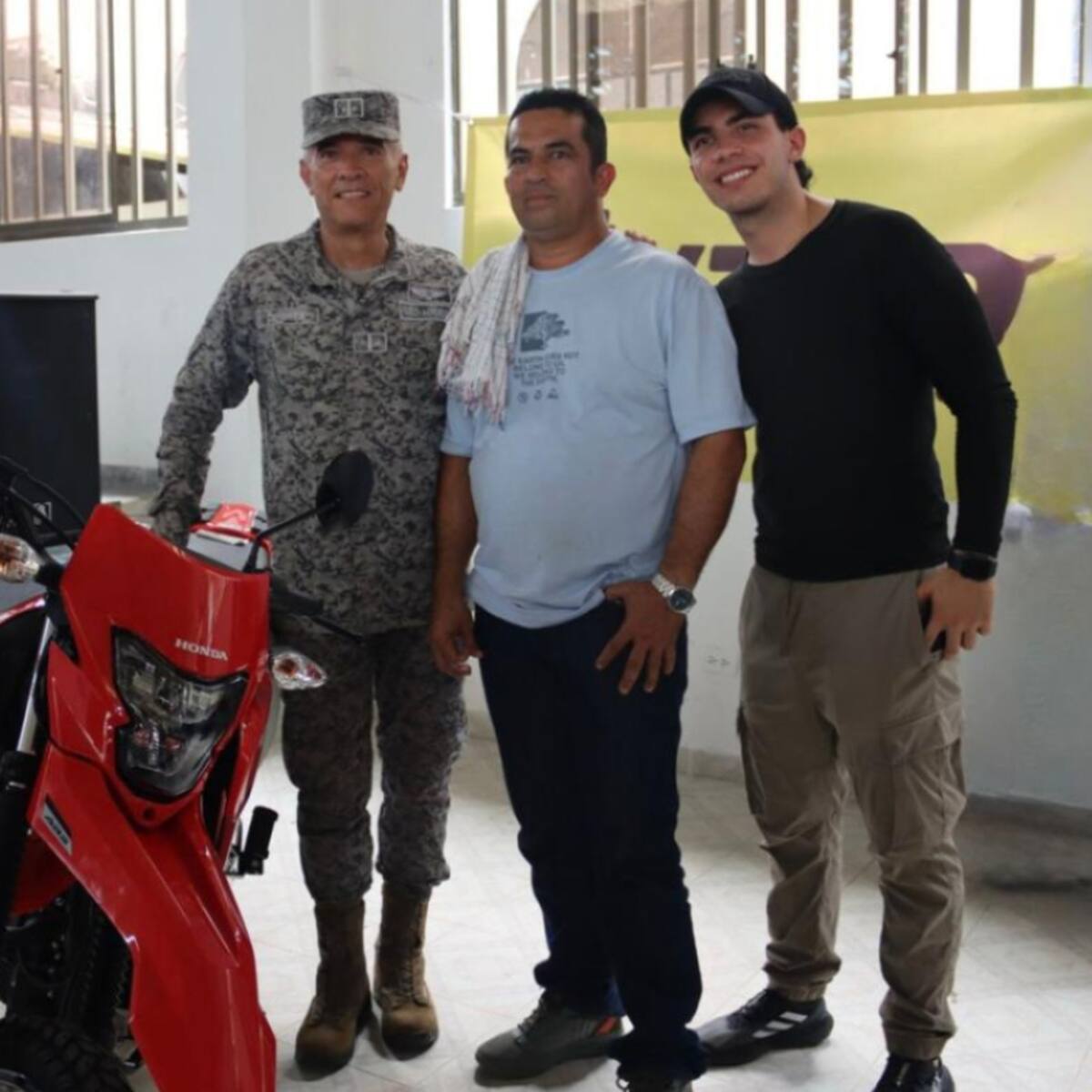 Fuerza Aeroespacial Colombiana entregó ayudas en Puerto Leguízamo como gesto de agradecimiento