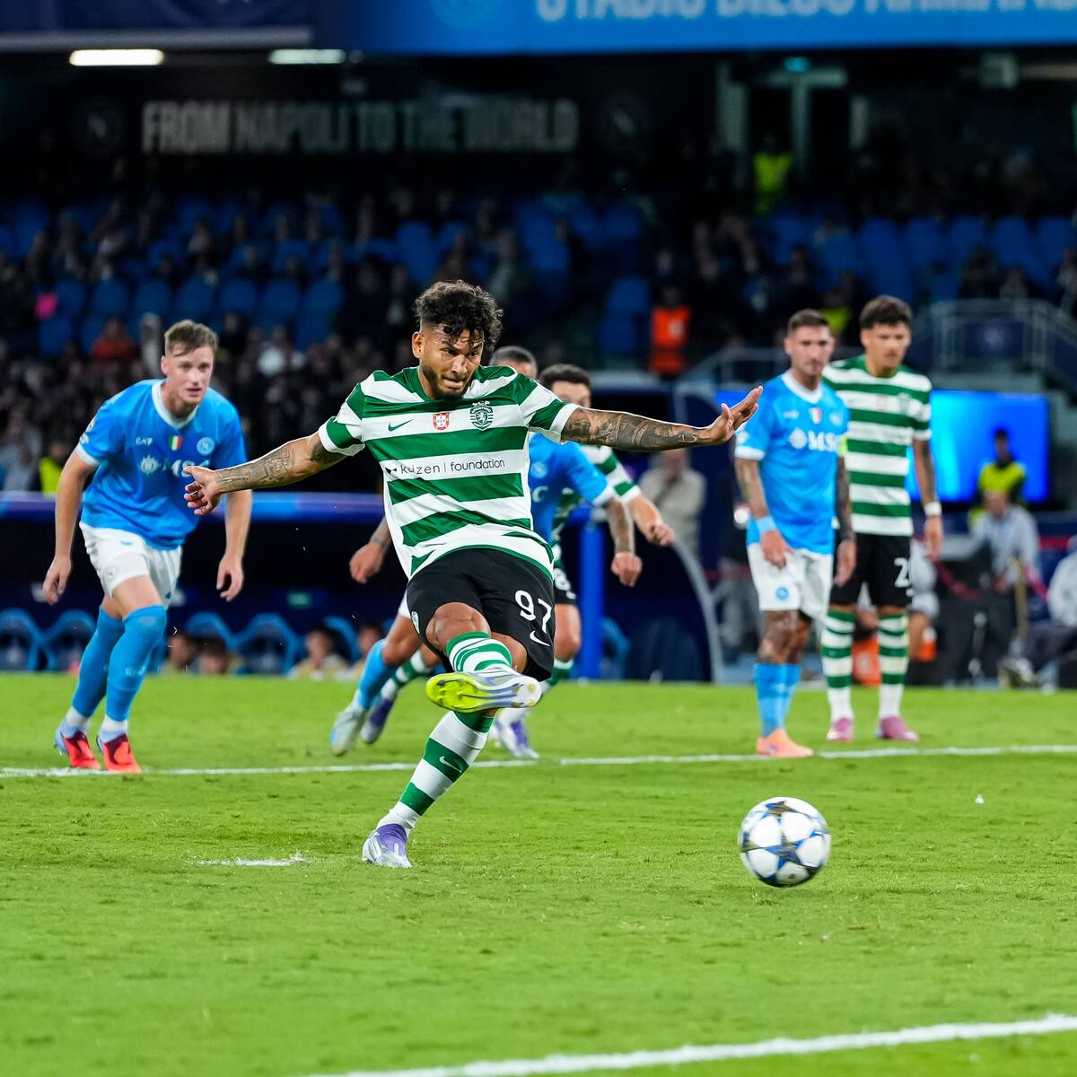 Video: Luis Javier Suárez marca su primer gol en Champions League con el Sporting