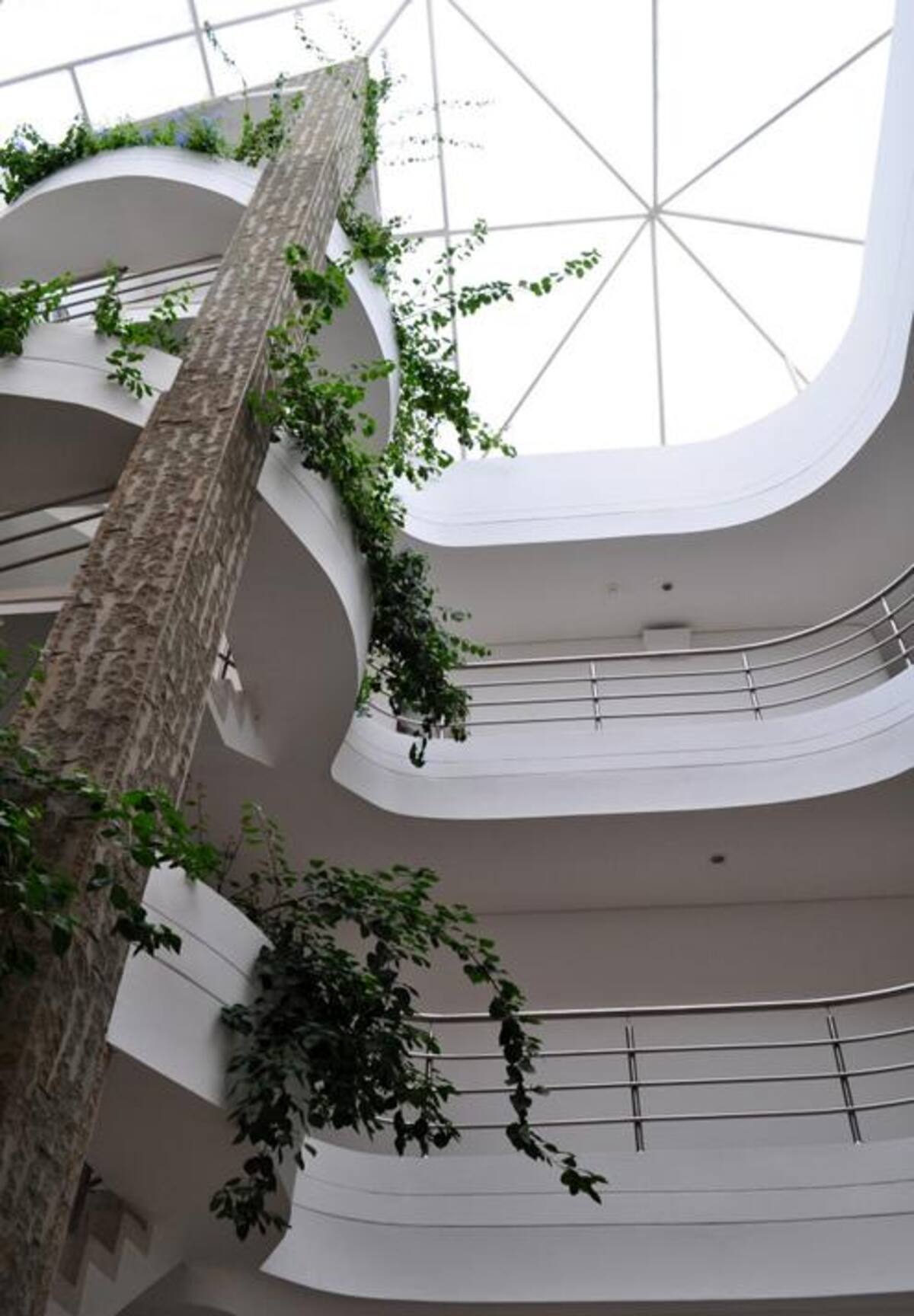 En pleno centro histórico de Santa Marta, este hotel es de las mejores opciones de calidad y comodidad para turistas y visitantes.