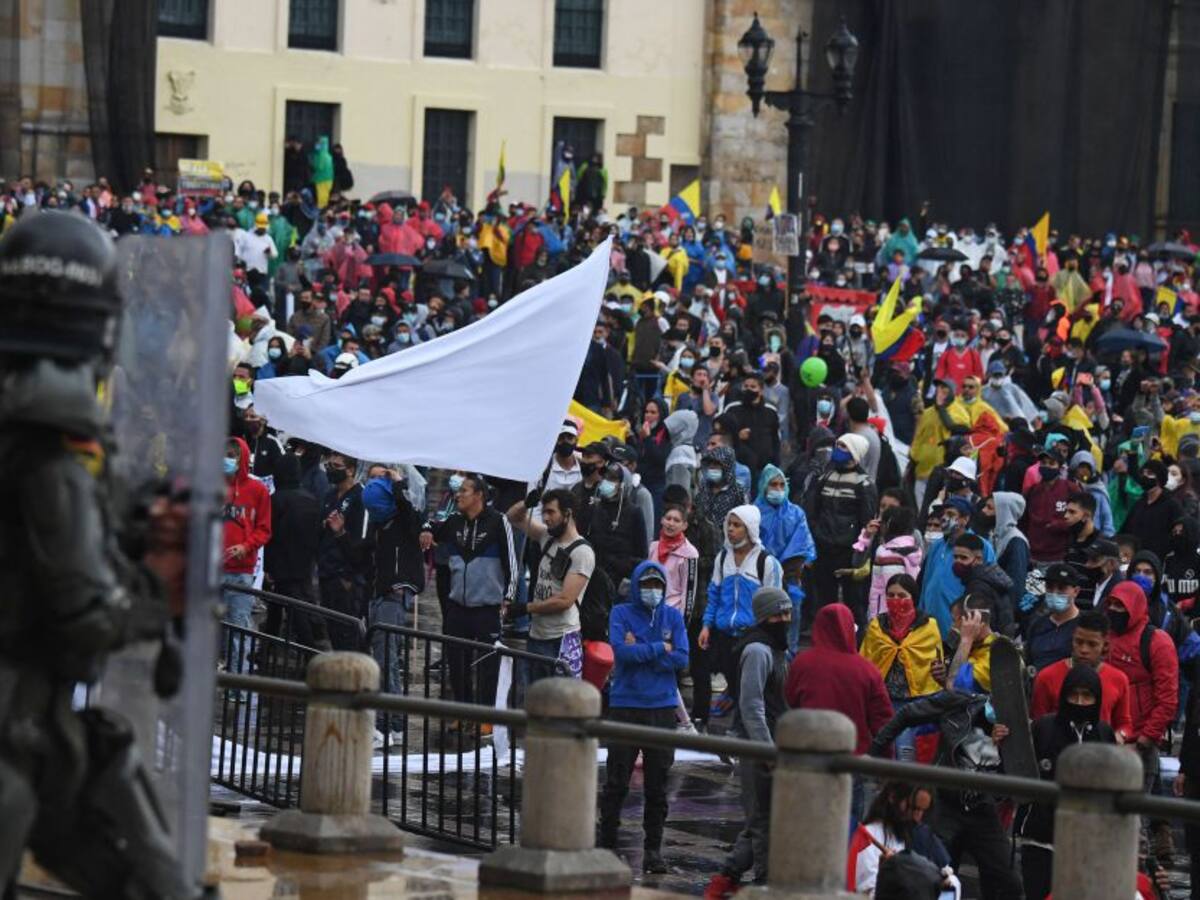 Paro Nacional minuto a minuto: Los cacerolazos se toman a Bogotá