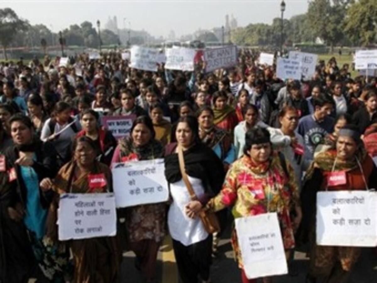 Nuevas protestas en Nueva Delhi tras muerte de la joven violada por 6 hombres