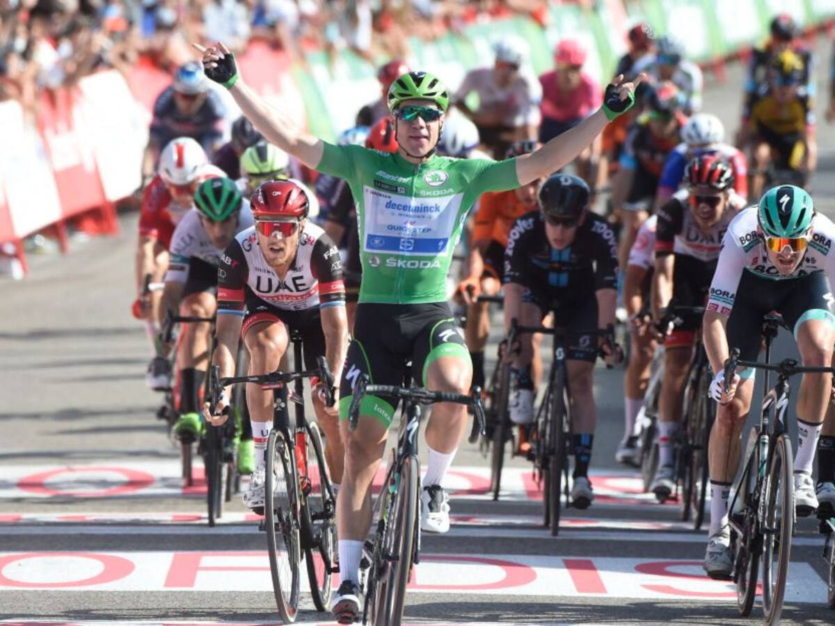 Video: En pleno día de su cumpleaños un neerlandés se llevó la etapa 16