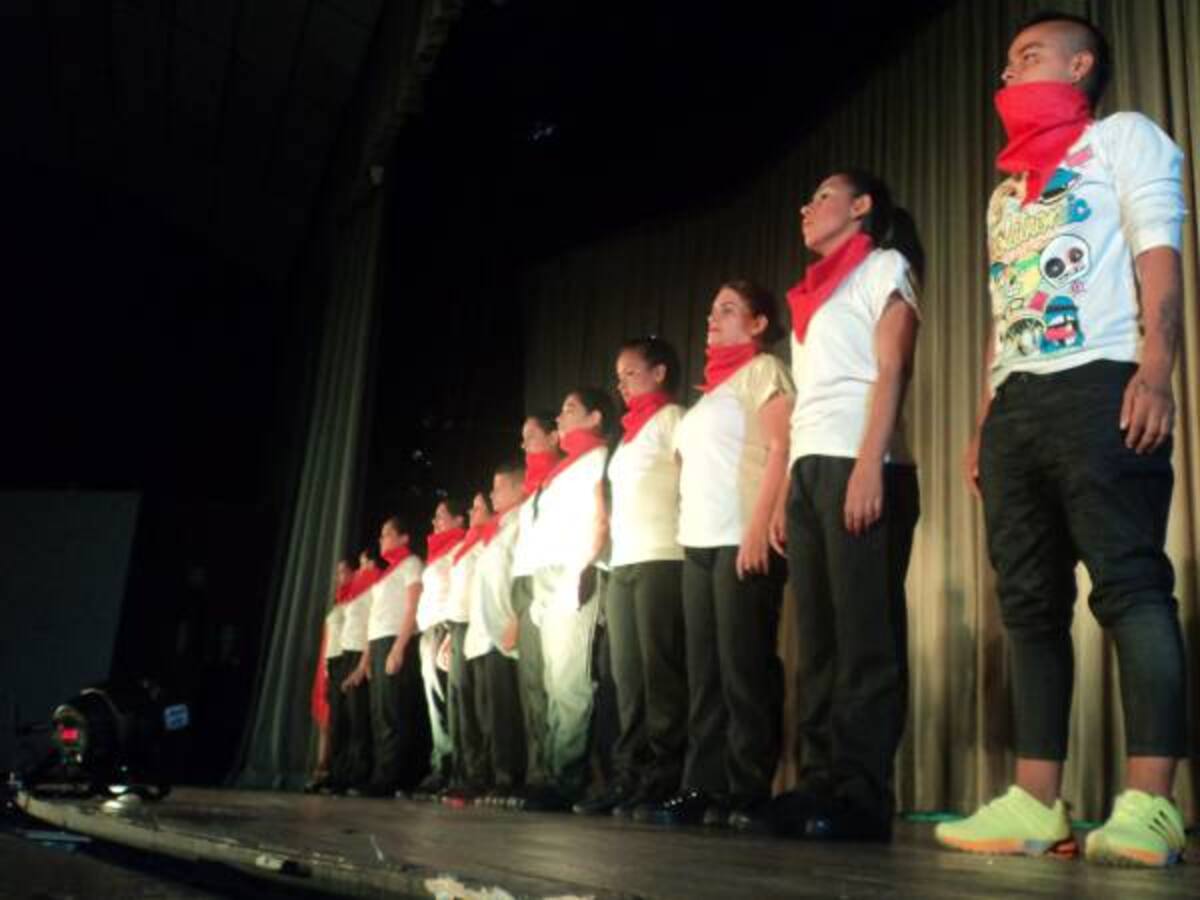 Reclusas de Armenia, fueron actrices de teatro por un día