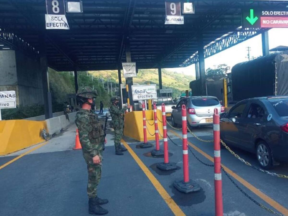 Caravanas escoltadas por el Ejército abastecen a Cali y Bogotá