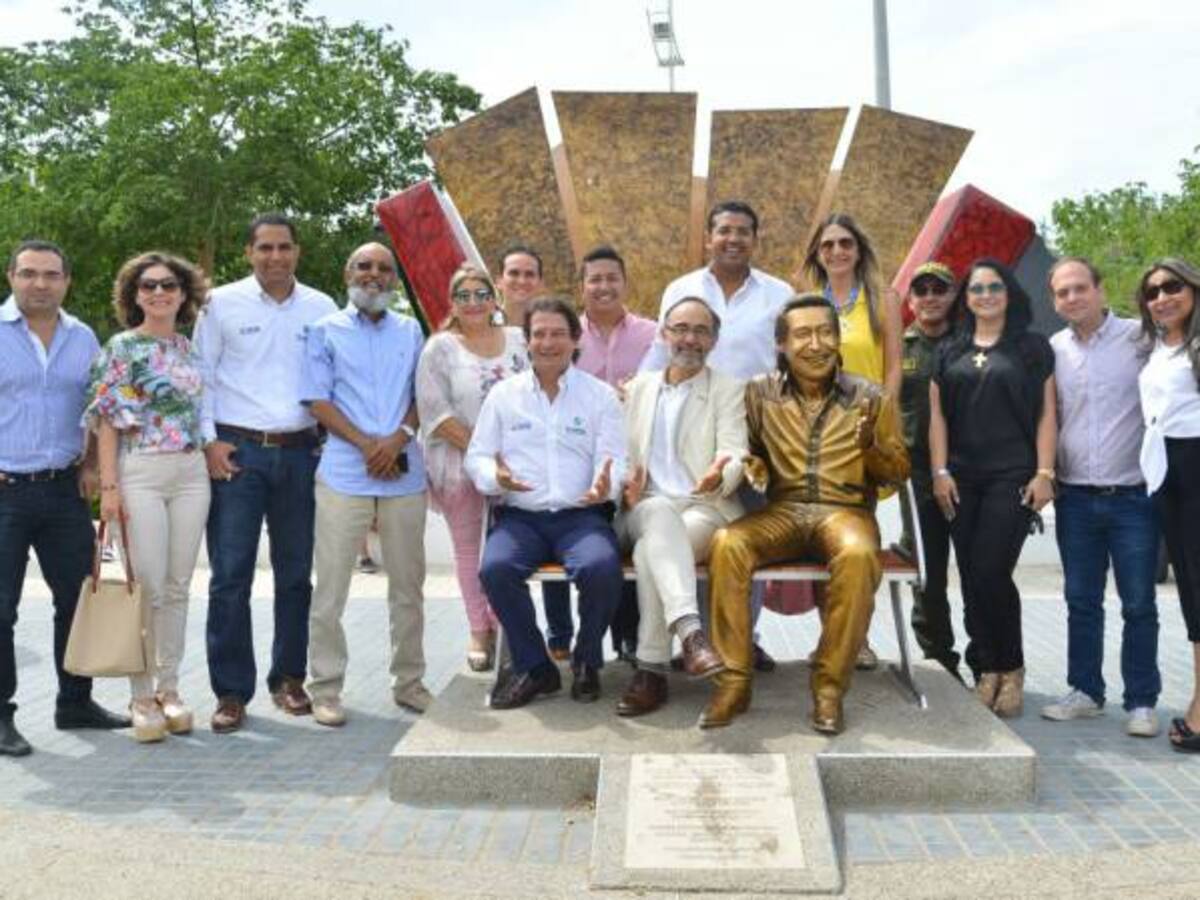 Embajador británico también se sentó en la silla de Diomedes Díaz