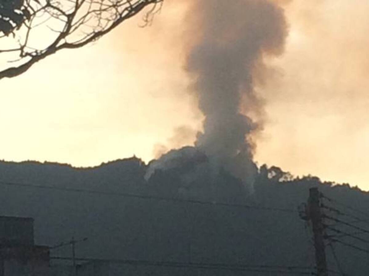 Incendio forestal en Monserrate afecta más de 20 hectáreas