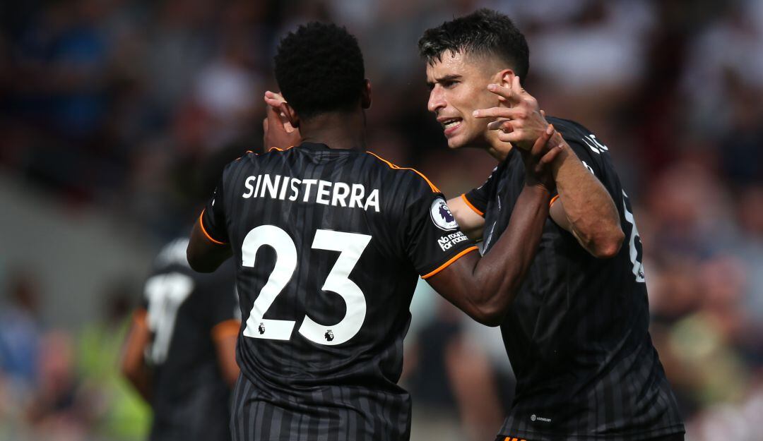 Luis Sinisterra marcó por segundo partido consecutivo con Leeds United por Premier League.