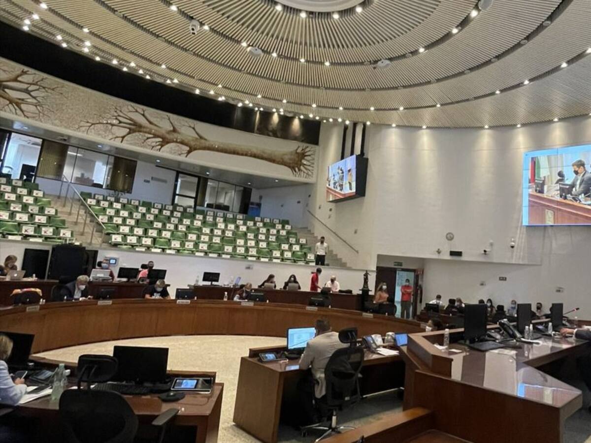 Polémica por viaje de concejales de Medellín a México invitados por EPM