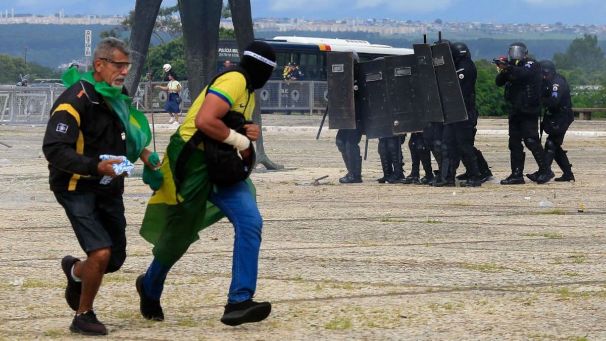 Entrevista con Andrés del Río sobre la crisis en Brasil