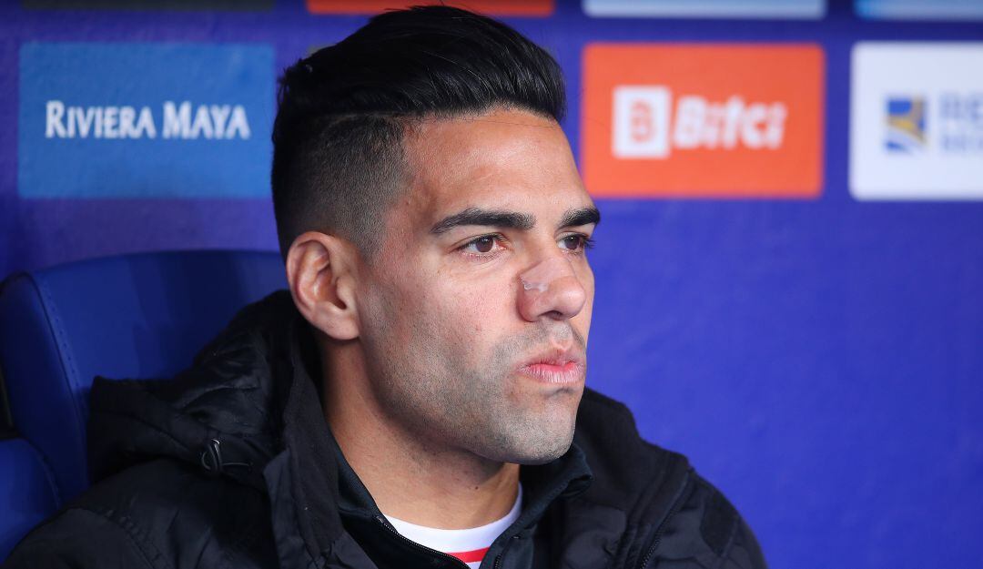 Falcao García, en el banco de suplentes en el triunfo del Rayo Vallecano ante el Espanyol.