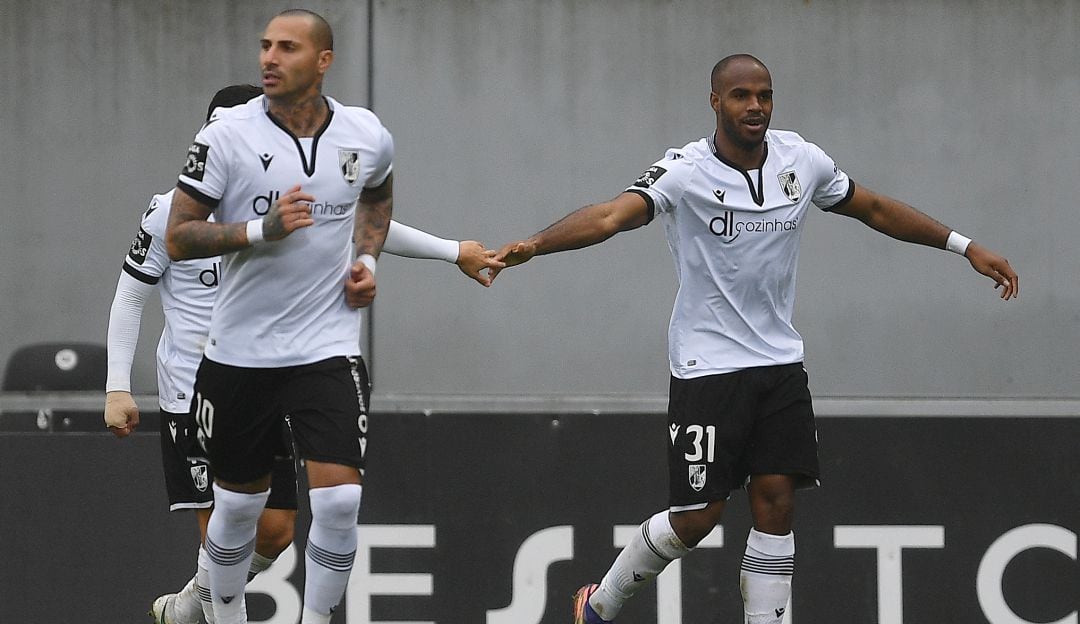 Oscar Estupiñán marcó el gol del triunfo del Vitoria Guimarães ante el Maritimo.