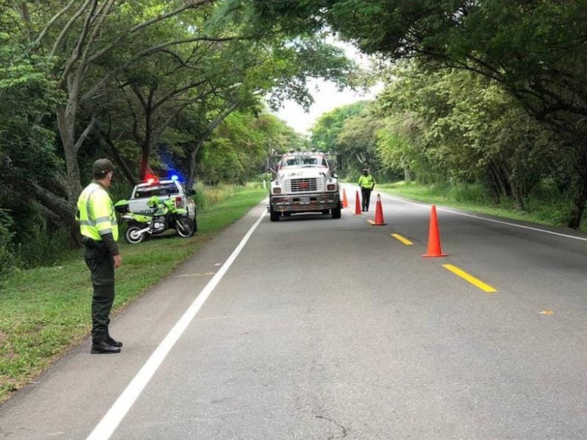 Más de mil policías intensifican controles en las vías del Tolima