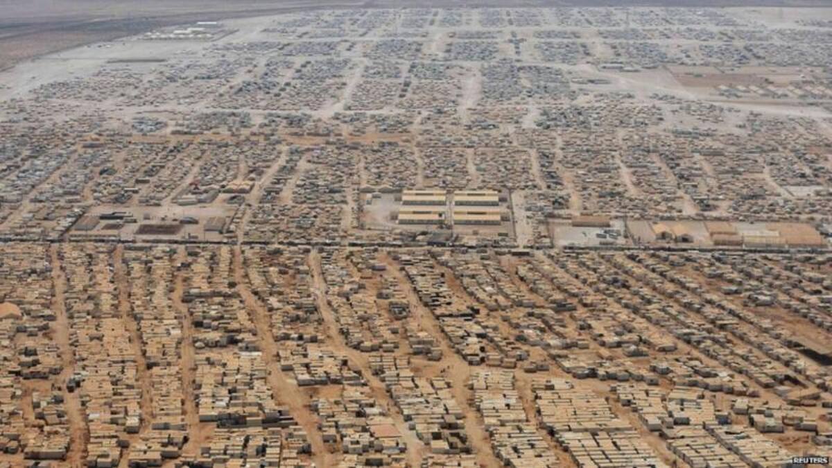 Muchos de quienes han huido de los enfrentamientos en Siria han buscado refugio en países vecinos. Unas 30.000 personas viven en el campamento de Zaatari, que se levantó en el desolado desierto jordano.