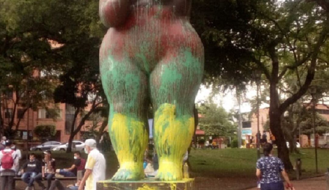 Pintaron la "Gorda de Botero" en Bucaramanga