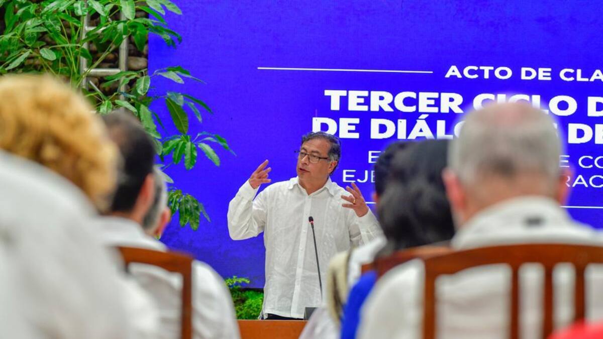 Petro firmó decreto que crea 136 cargos para la Oficina del Alto Comisionado para la Paz