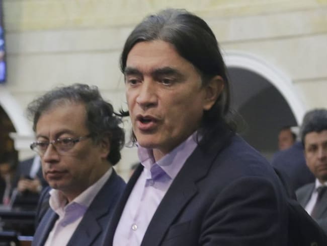 Senadores de la Colombia Humana Gustavo Petro (Izquierda) y Gustavo Bolívar (Derecha).