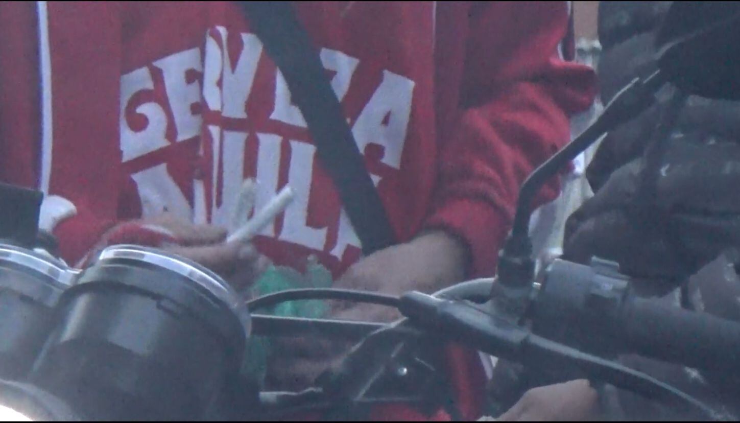 Captura de video. Seguimiento Policía de Bogotá a expendedores de drogas en el estadio El Campín.