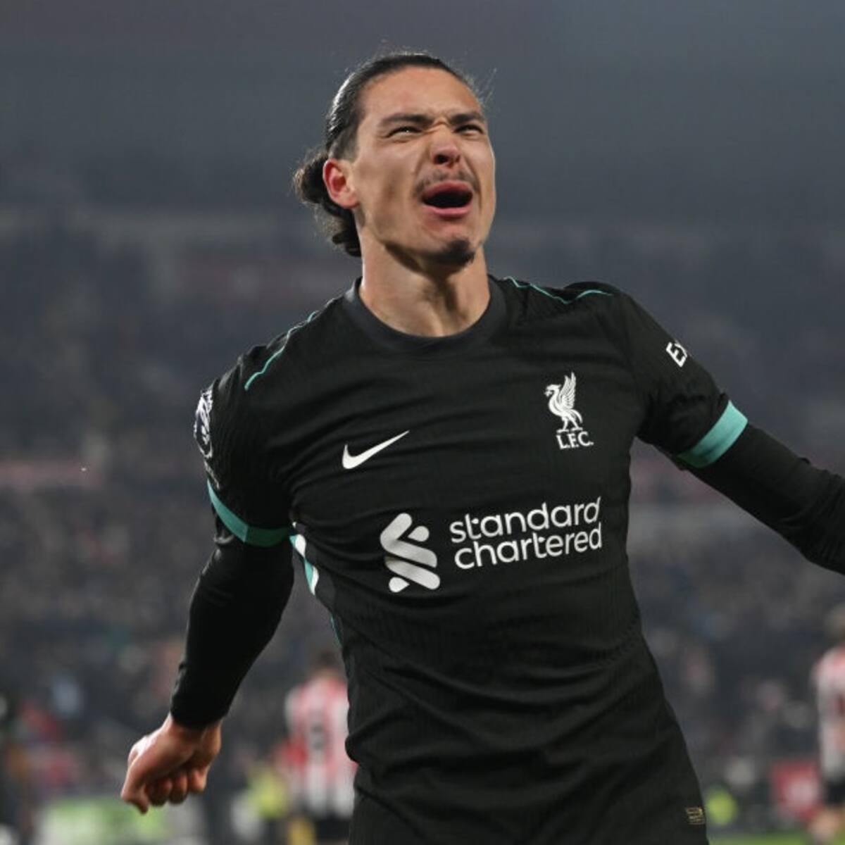 Darwin Núñez reemplaza a Luis Díaz, marca doblete y se viste de héroe en triunfo de Liverpool