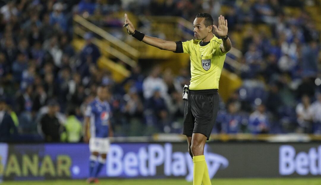 Éder Vergara, árbitro de Montería, designado para la final del fútbol colombiano.