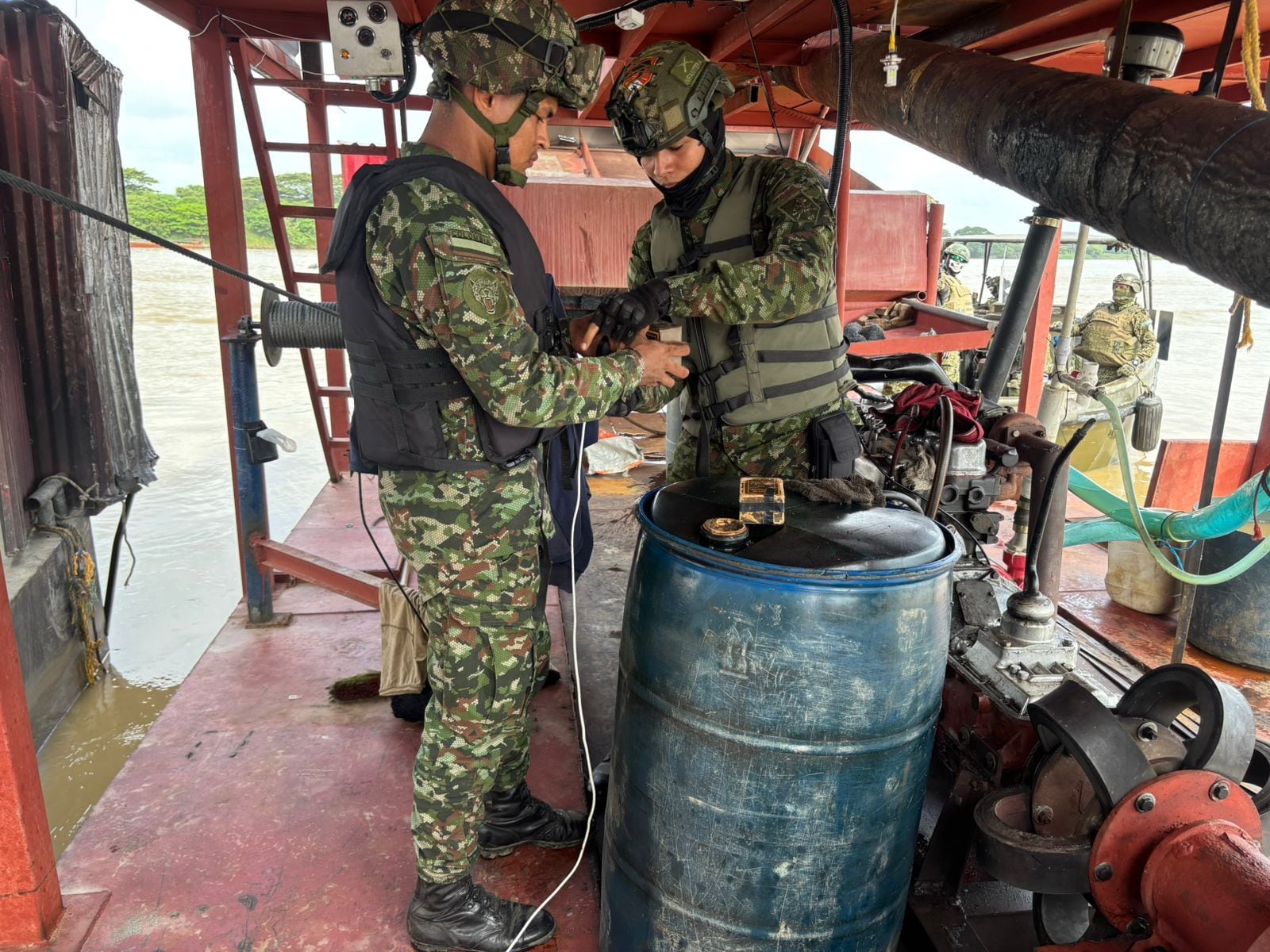 Ofensiva militar y Policial en Sucre dejó la destrucción de 4 unidades mineras del Clan del Golfo.
(Foto: cortesía Ejército Nacional)