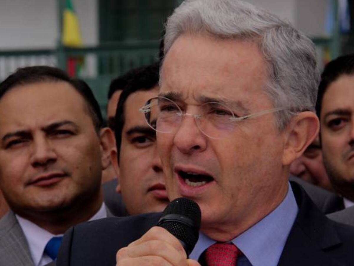 Ojalá el Nobel conduzca "a cambiar acuerdos dañinos": Uribe