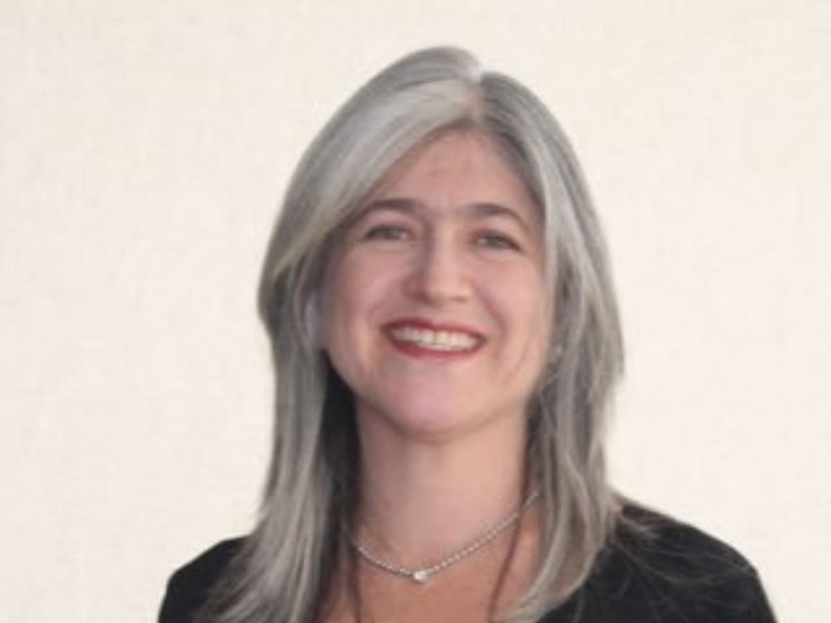 Buscaremos que subsidios de vivienda lleguen a familias más pobres: Catalina Velasco