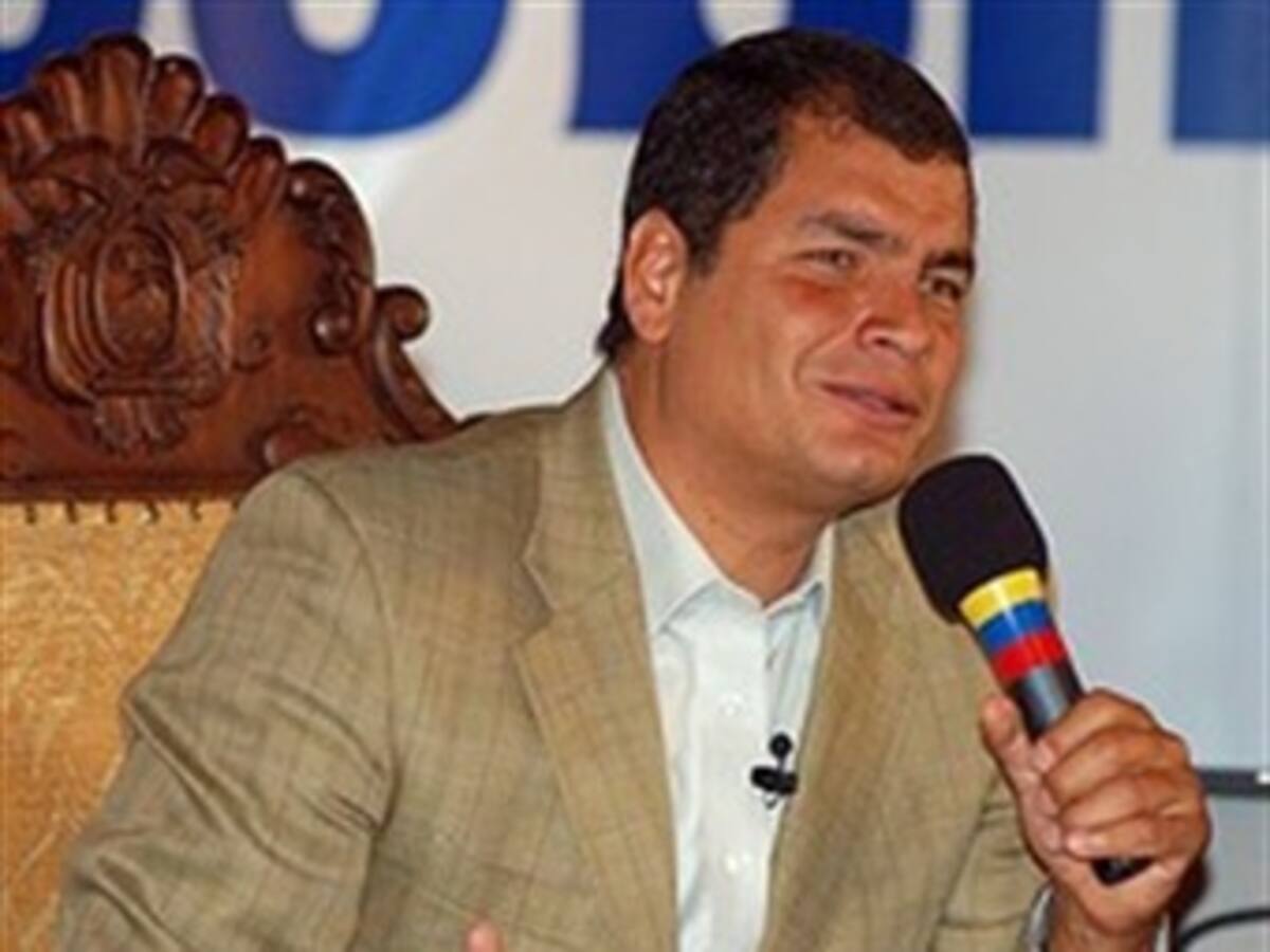 Correa se declara respetuoso de proceso electoral en Colombia
