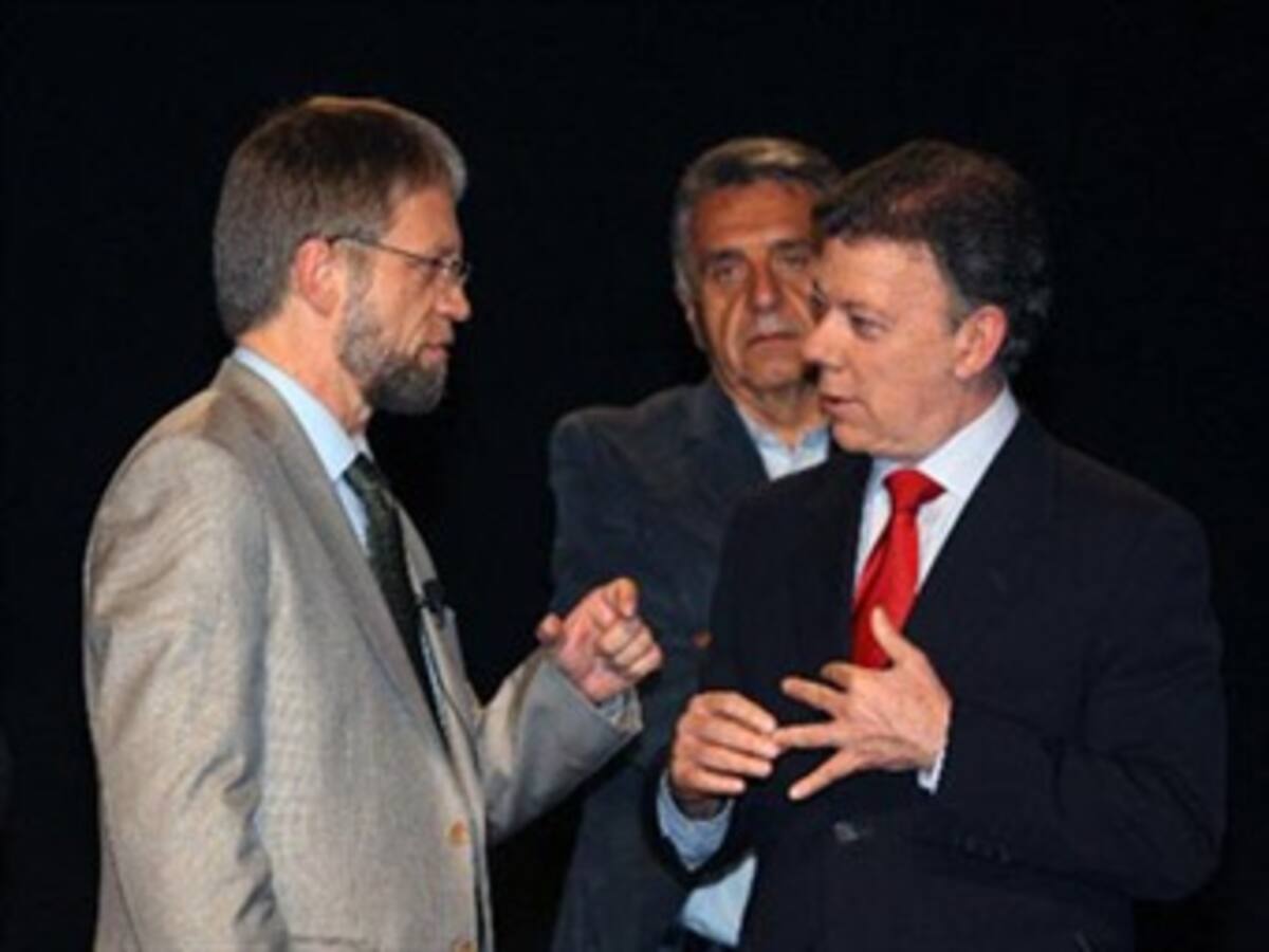Presidente Santos busca tender puentes con el Partido Verde
