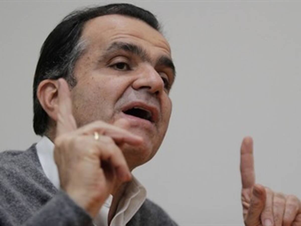 Piden a Santos convocar de inmediato elecciones para alcalde de Bogotá