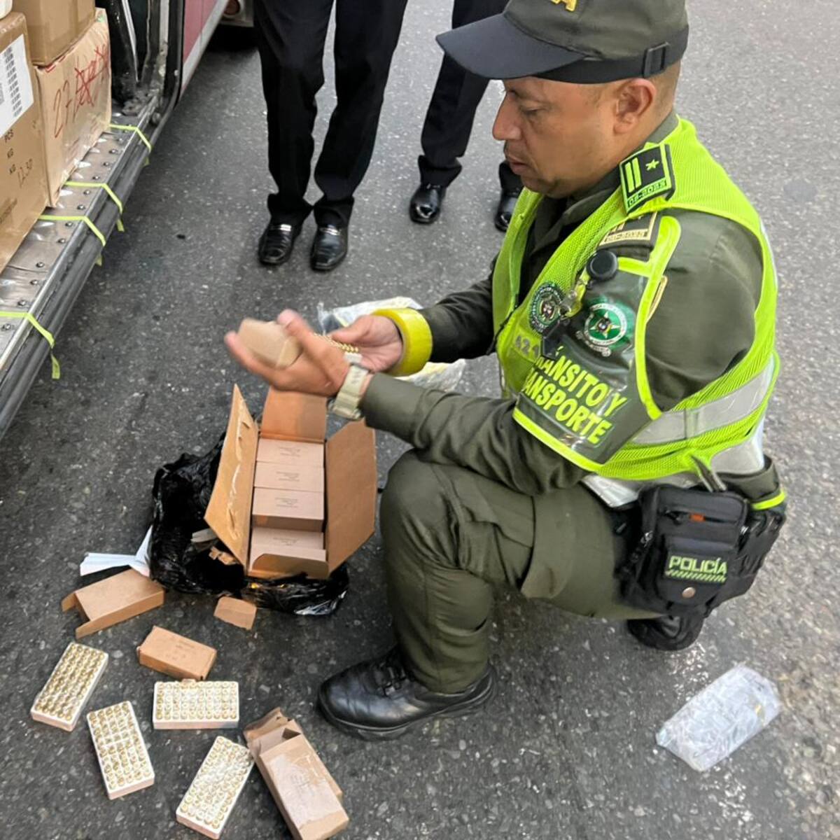 En un bus eran transportados como encomienda más de 700 cartuchos para pistola