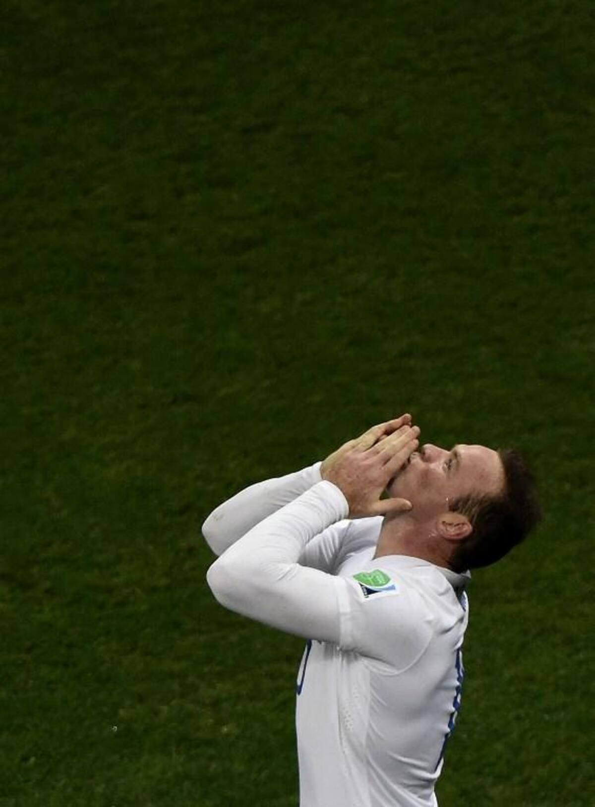 Los goles uruguayos los marcó Luis Suárez (2) mientras que Wayne Rooney anotó para los de Hodgson.
