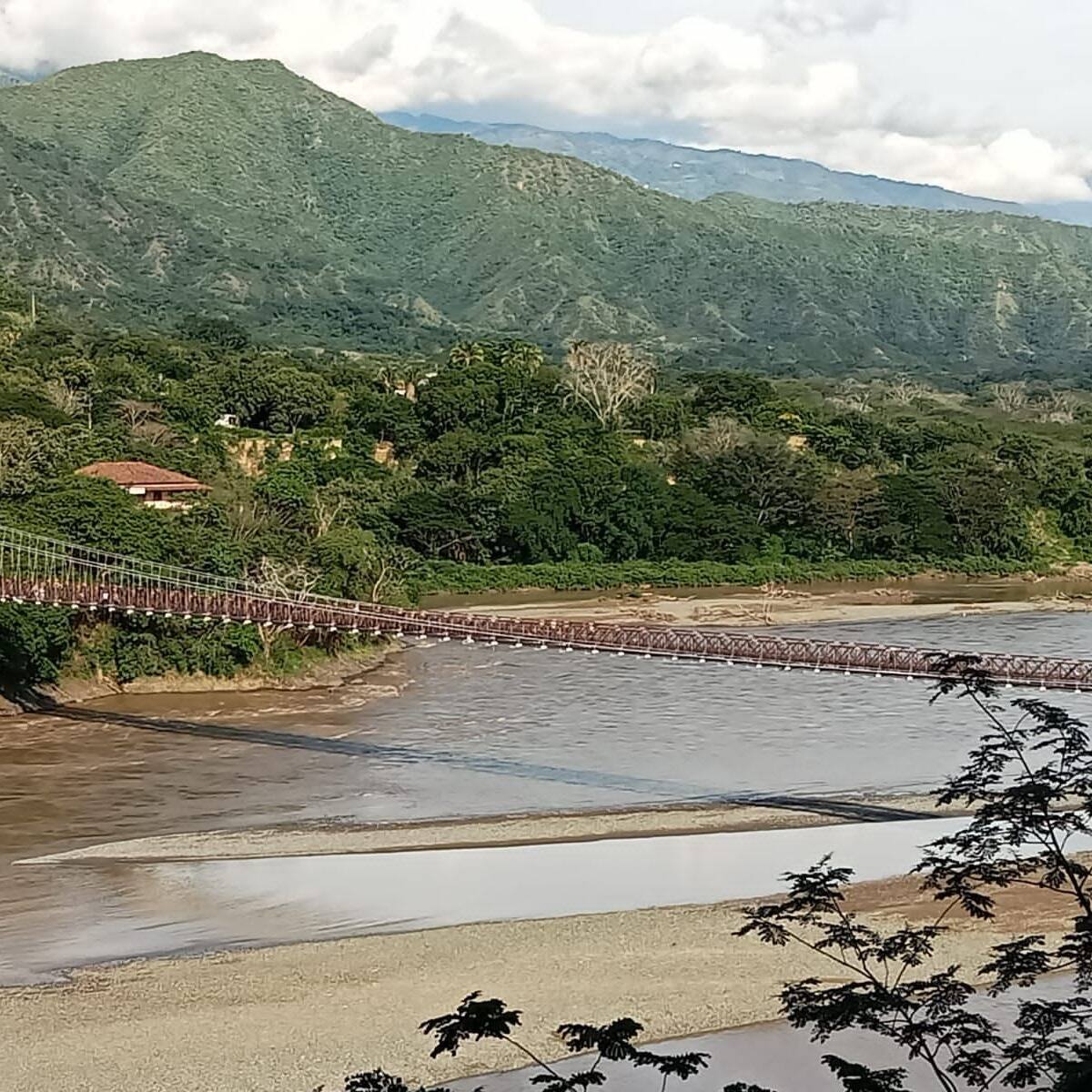 Hallaron un cuerpo en el río Cauca que podría ser del auxiliar del policía desaparecido en Fredonia