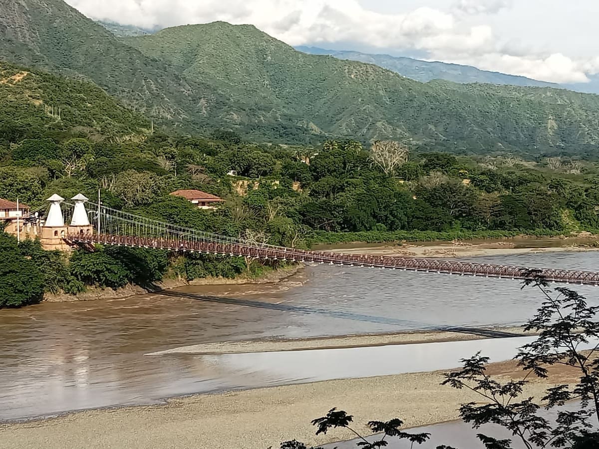 Hallaron un cuerpo en el río Cauca que podría ser del auxiliar del policía desaparecido en Fredonia