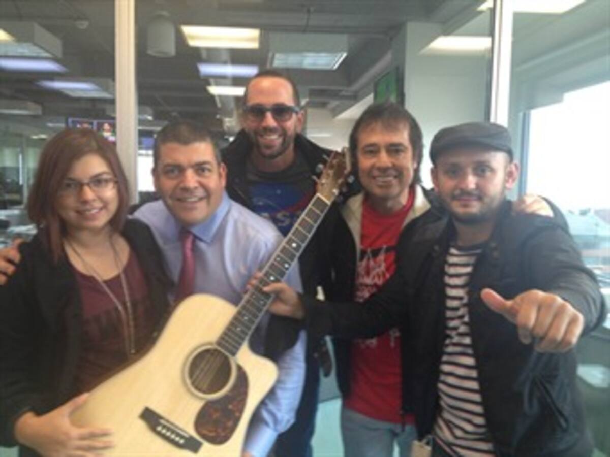 Lucas Arnau en Caracol Radio con su nueva canción
