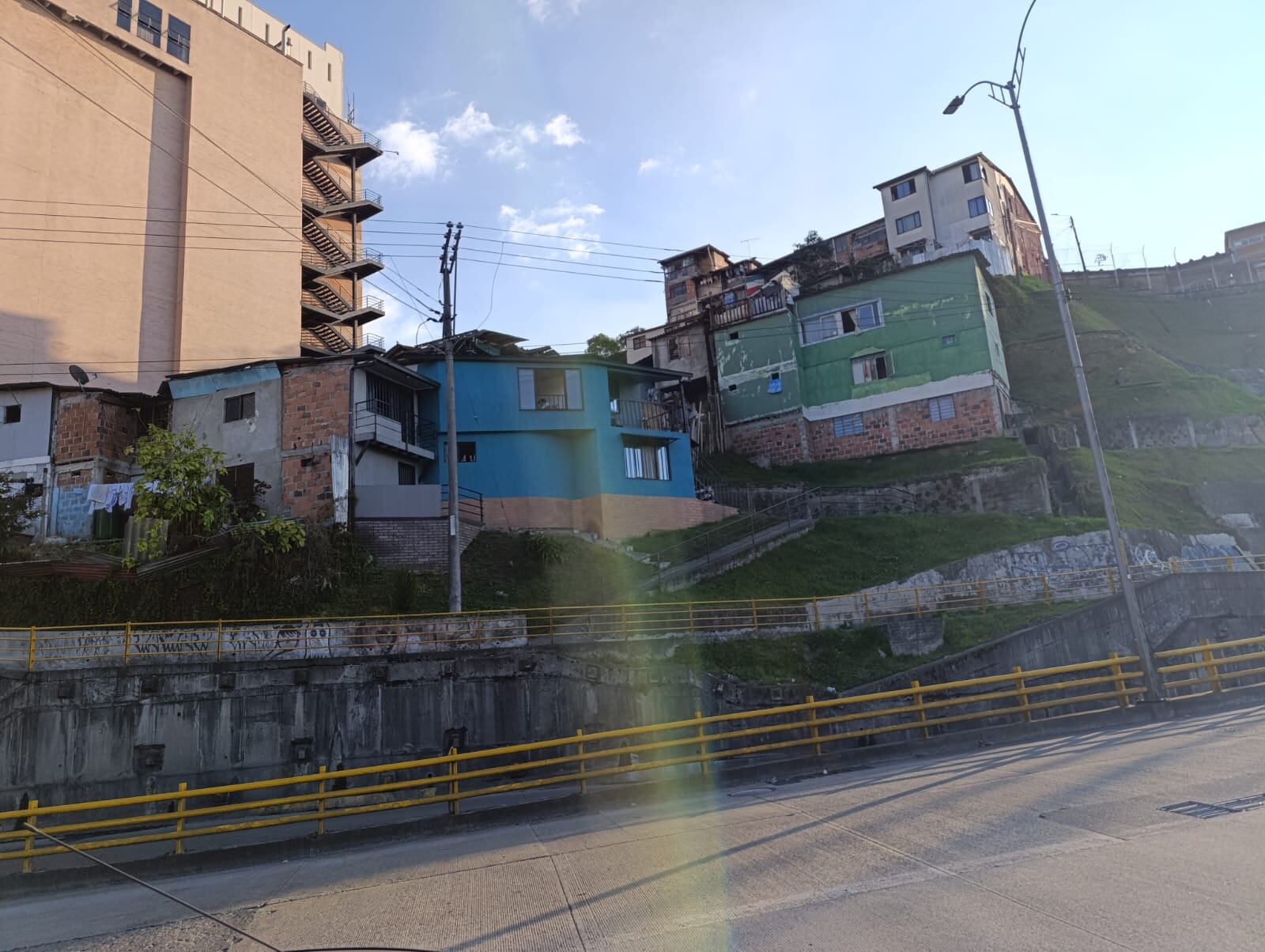 Lugar donde se escuchó la explosión y, al parecer, detonó un artefacto de bajo impacto, en la tarde del viernes 7 de agosto en Manizales.
