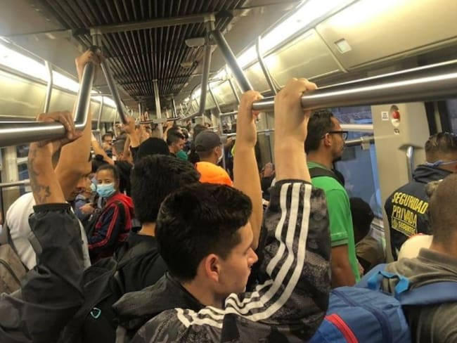 Usuarios en el Metro de Medellín no acatan medidas contra el Covid-19