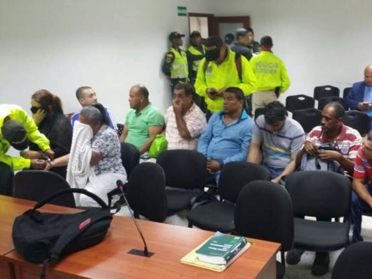 Asegurada Juez y 9 personas por adjudicación ilegal de predios en Yumbo