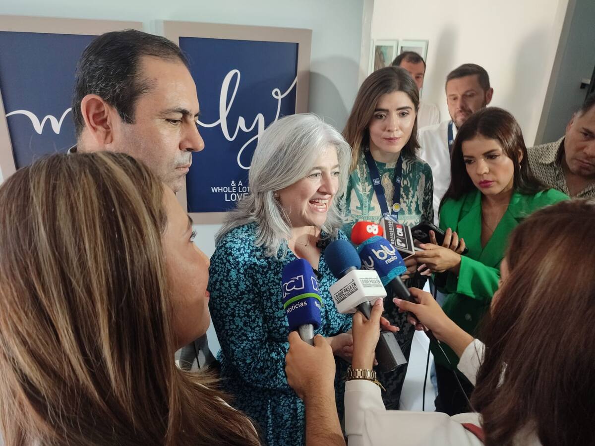 Minvivienda entrega primer crédito constructor en Girón