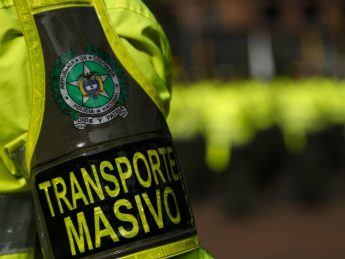Capturan a falso policía que se colaba en Transmilenio