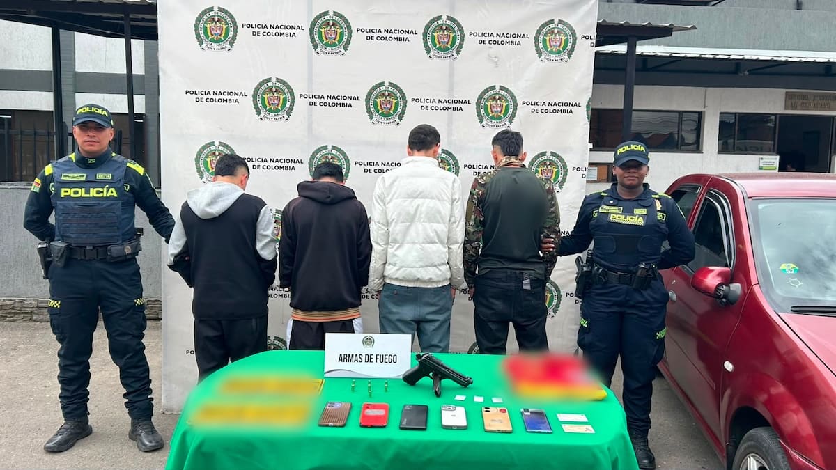Cuatro hombres fueron capturados en Bogotá tras hacerse pasar por empleados de supermercados