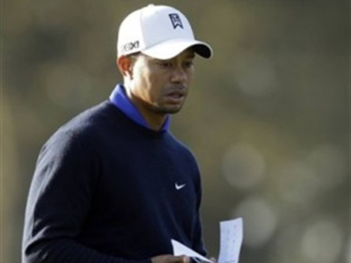 Tiger Woods inicia con pie derecho en el US Open